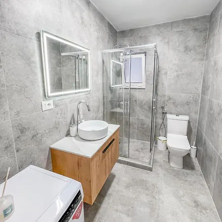 Modern 2br In Heart Of * Shkodër