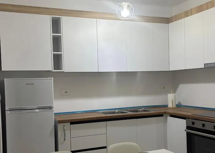 Modern 2br In Heart Of Apartment *