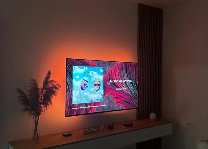 Modern 2br In Heart Of Apartment