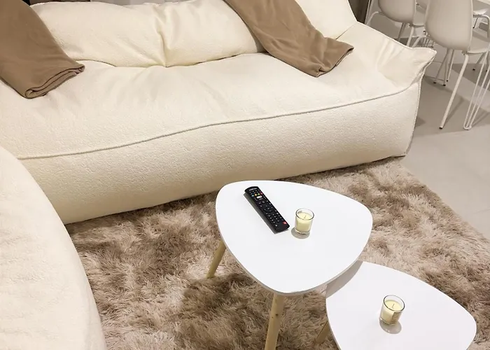 Modern 2br In Heart Of *